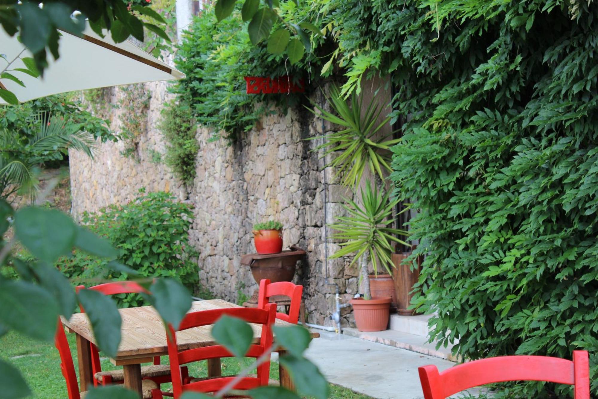 Bed and Breakfast Segni E Impronta Finale Ligure Exterior foto